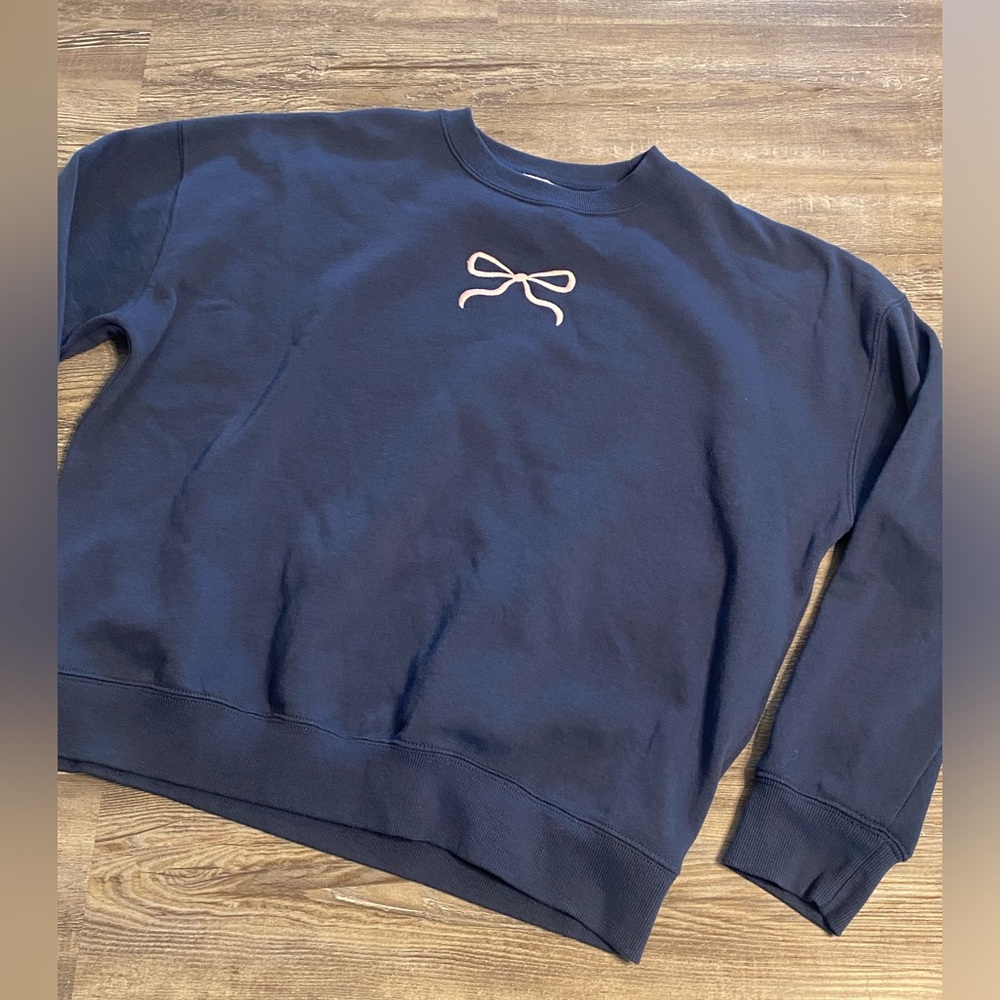 LAST CHANCE! EUC RÉFLEX Juniors L BOW Cozy Sweatshirt